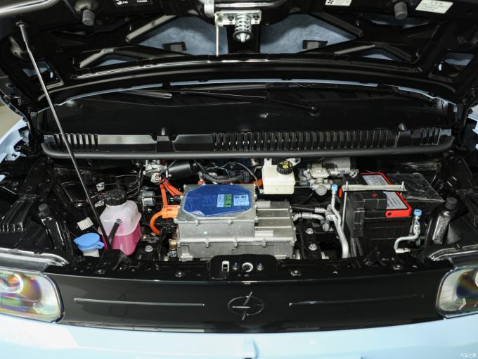 U2 portes 5 Seater 6.6kw Front Drive du véhicule électrique 135km/H LHD 80/160Nm 5 3840×1742×1545mm 0
